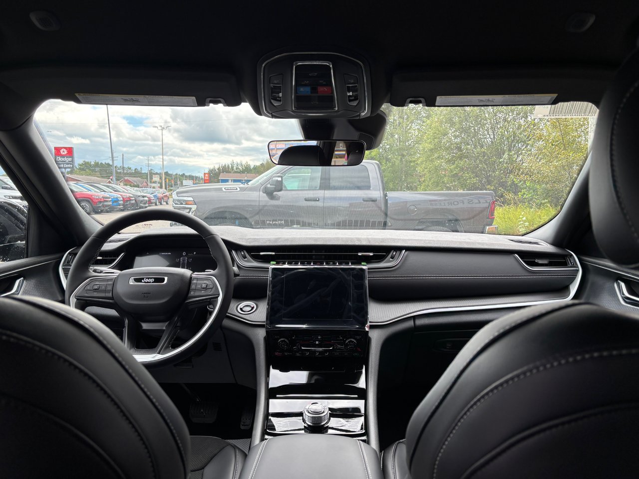 2025 Jeep Grand Cherokee LAREDO ALTITUDE-17