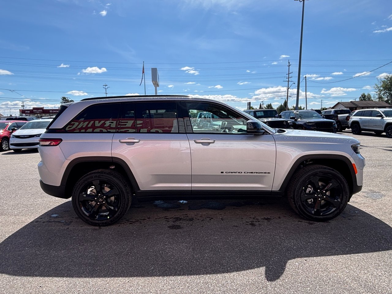 2025 Jeep Grand Cherokee LAREDO ALTITUDE-3