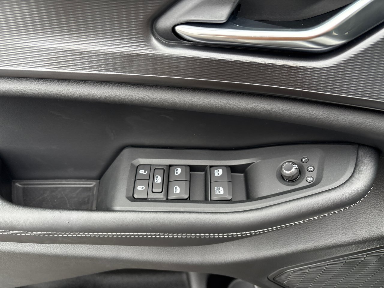 2025 Jeep Grand Cherokee LAREDO ALTITUDE-14