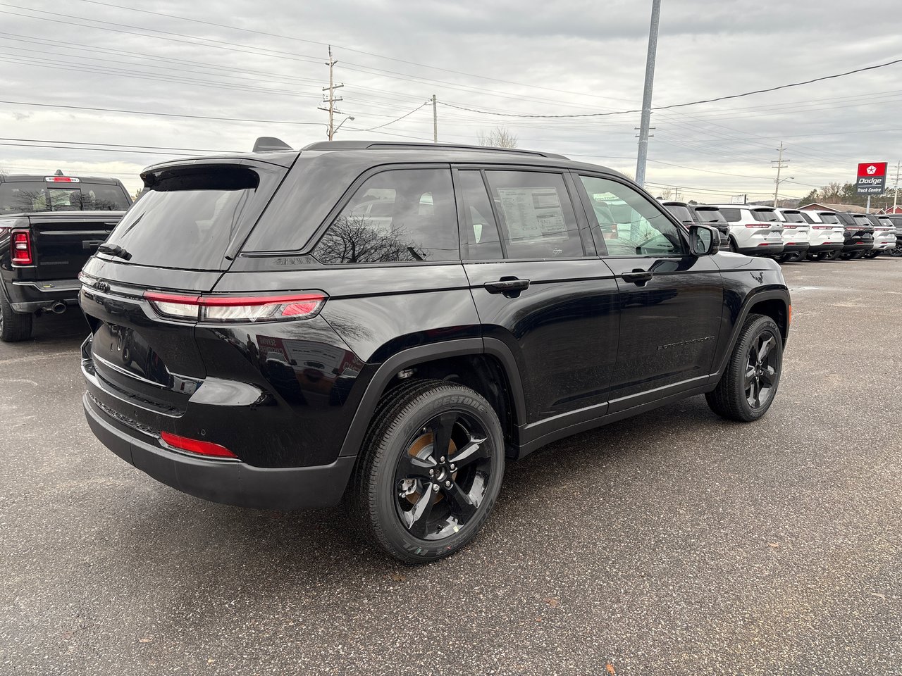 2025 Jeep Grand Cherokee LAREDO ALTITUDE-16