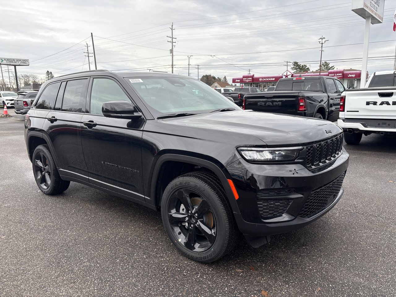 2025 Jeep Grand Cherokee LAREDO ALTITUDE-3