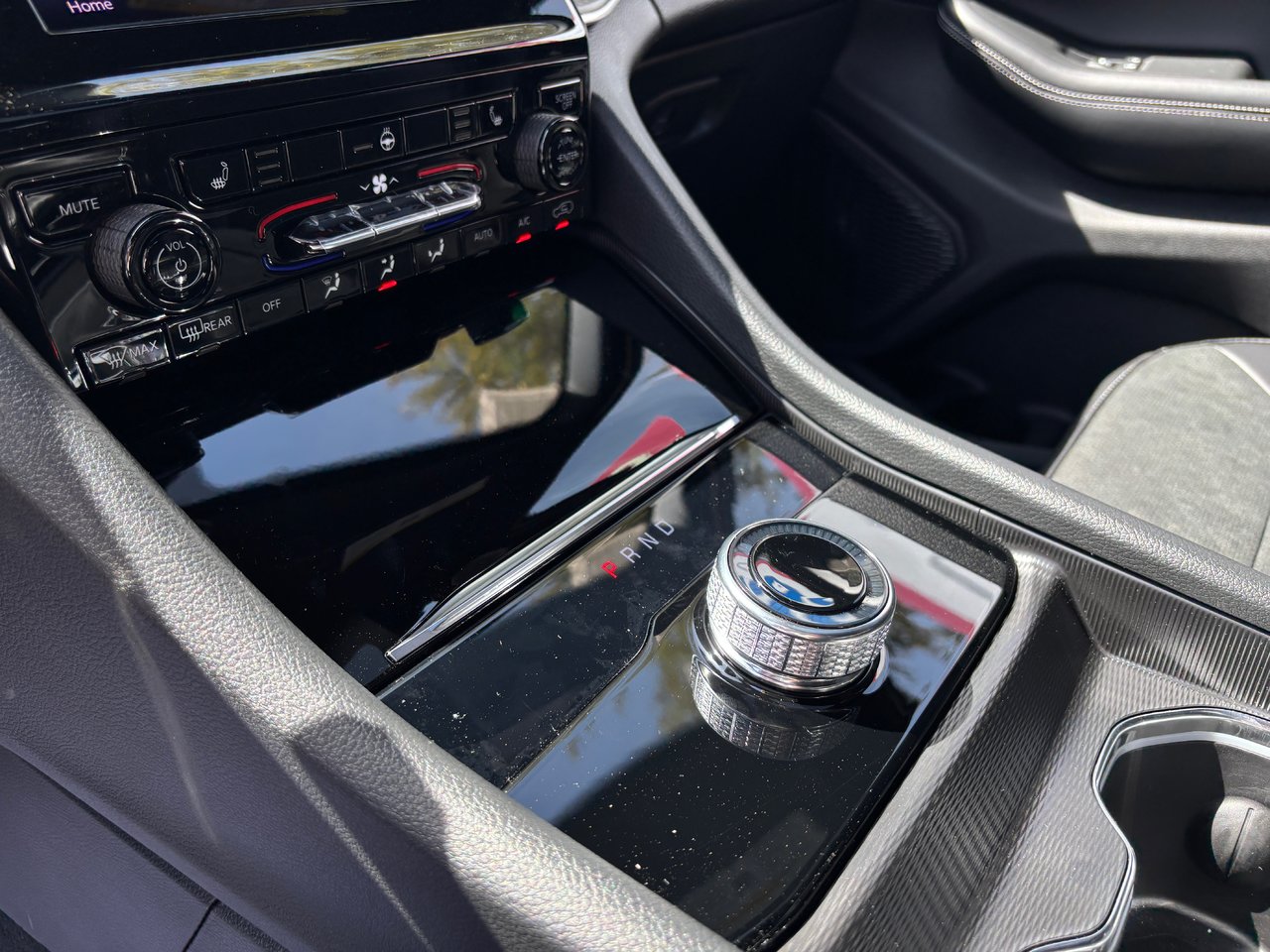 2025 Jeep Grand Cherokee LAREDO ALTITUDE-12