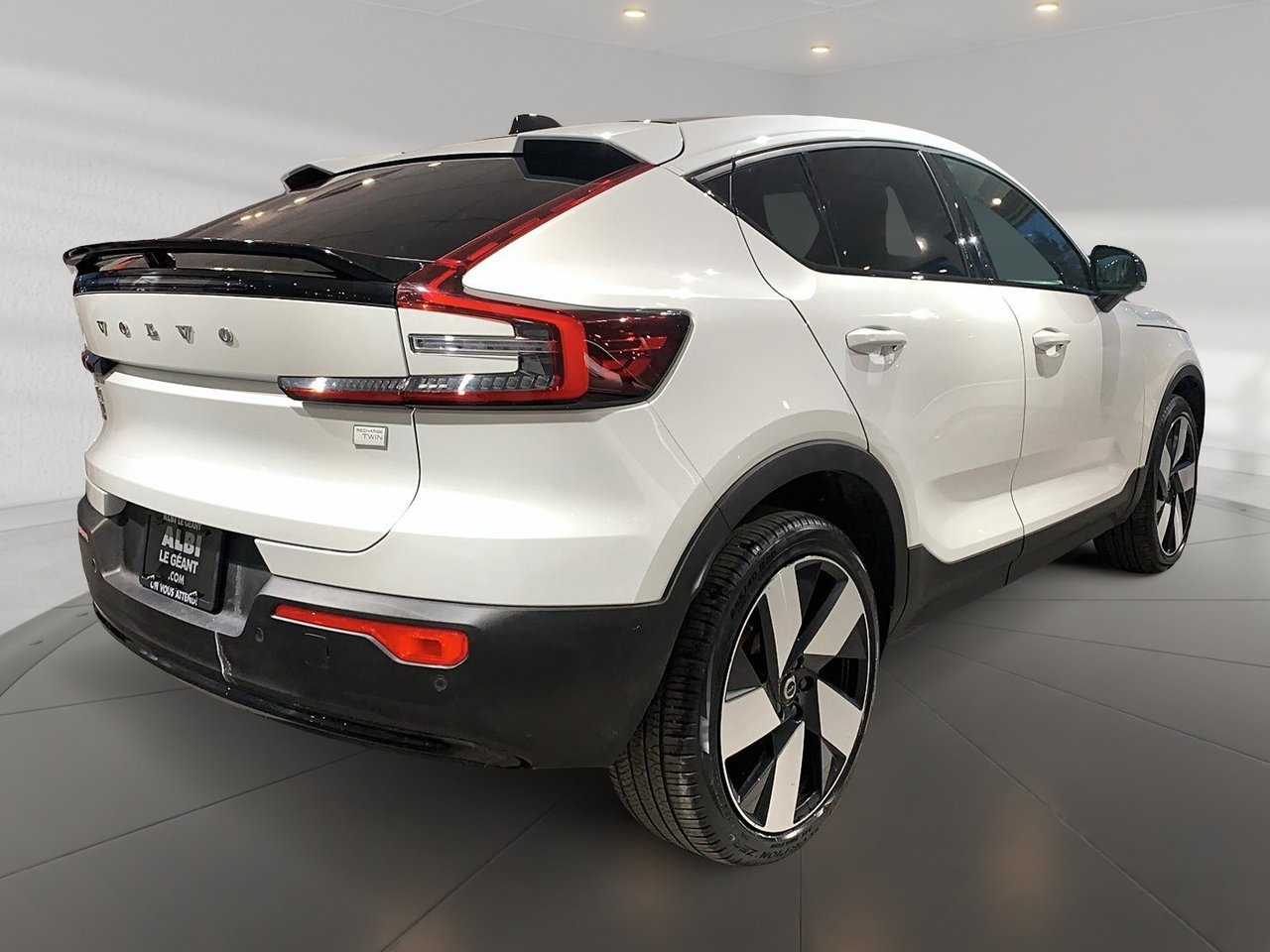 2023 Volvo C40 RECHARGE ULTIMATE TOIT PANO NAV 4RM-3