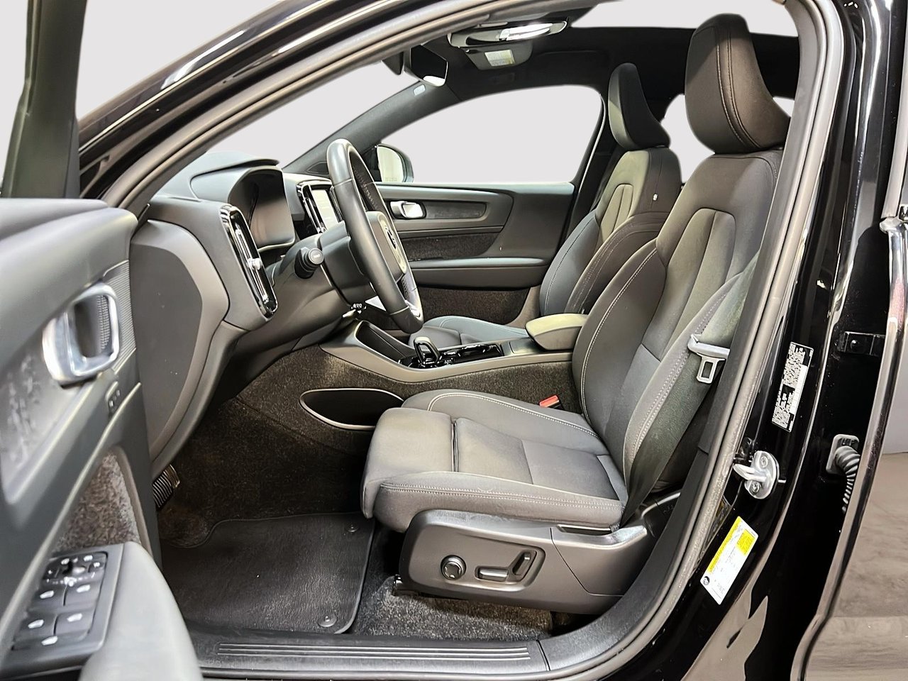 Volvo C40 RECHARGE TWIN CORE TOIT PANO NAV 2024-6