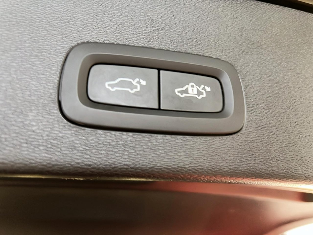 Volvo C40 RECHARGE TWIN ULTIMATE 2024-13