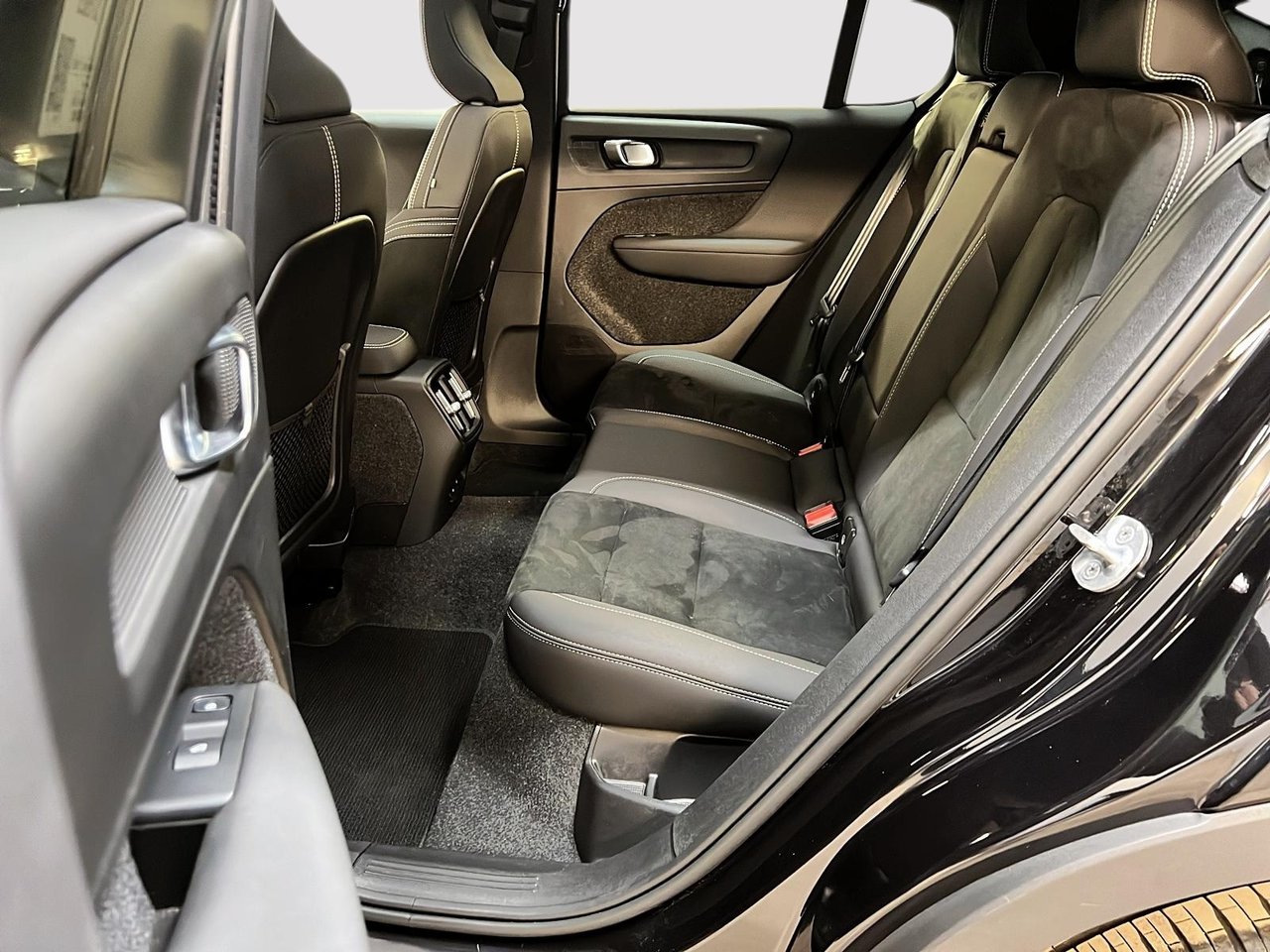 Volvo C40 RECHARGE TWIN ULTIMATE 2024-8