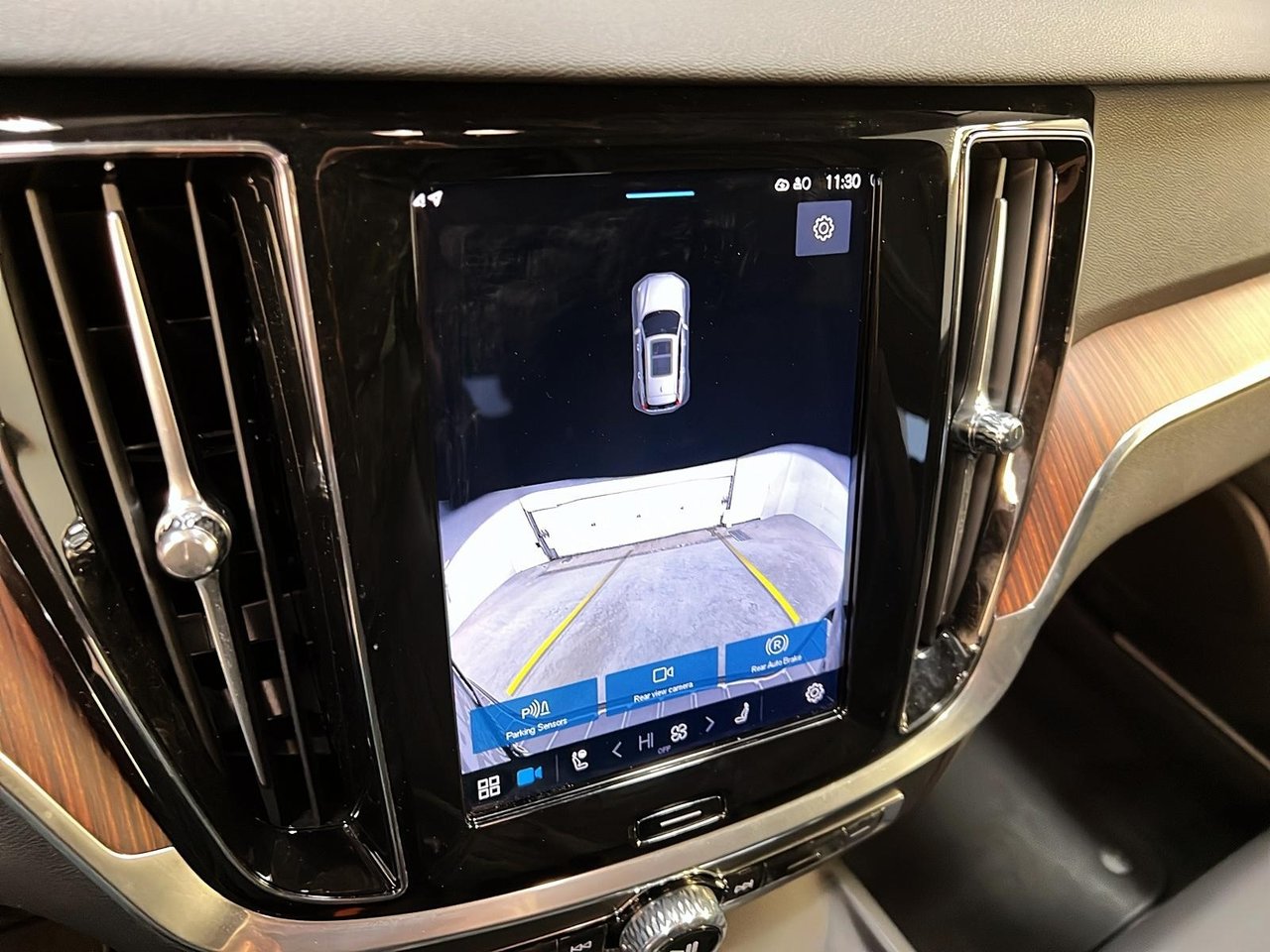 Volvo V60 B5 CROSS COUNTRY CORE CUIR TOIT PANO NAV 4RM 2025-18