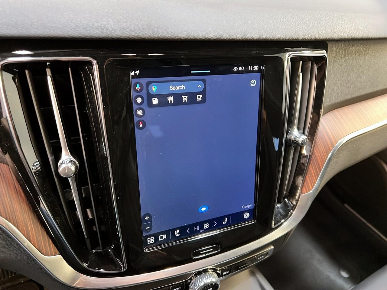 Volvo V60 B5 CROSS COUNTRY CORE CUIR TOIT PANO NAV 4RM 2025-19