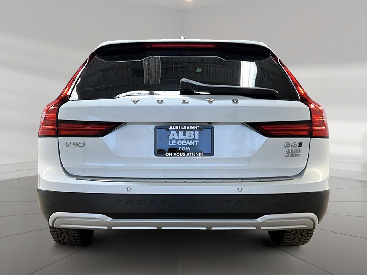 2023 Volvo V90 B6 CROSS COUNTRY PLUS CUIR TOIT PANO NAV 4RM-4