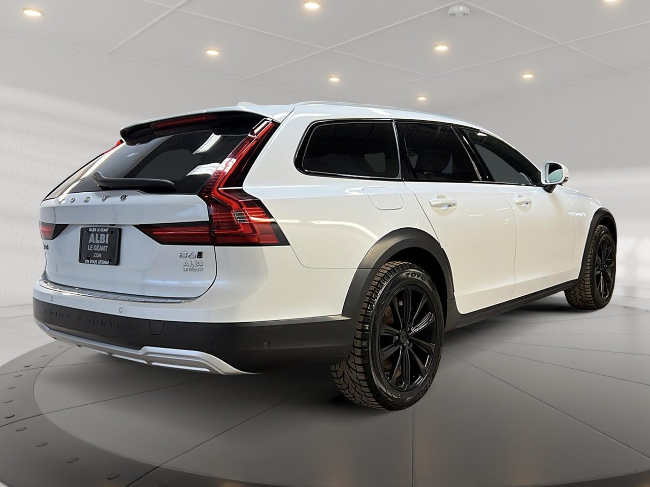 2023 Volvo V90 B6 CROSS COUNTRY PLUS CUIR TOIT PANO NAV 4RM-3