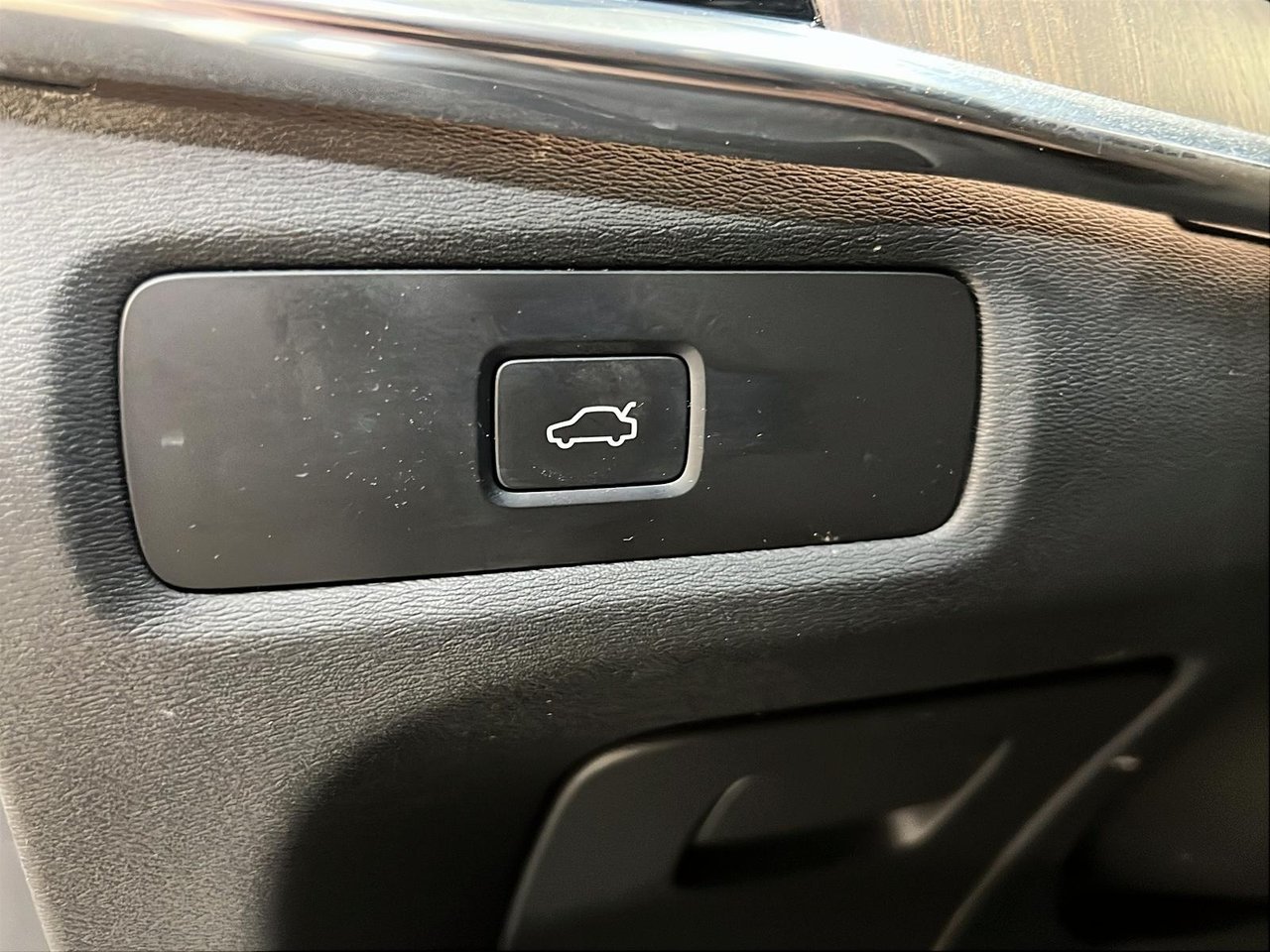 2023 Volvo V90 B6 CROSS COUNTRY PLUS CUIR TOIT PANO NAV 4RM-23