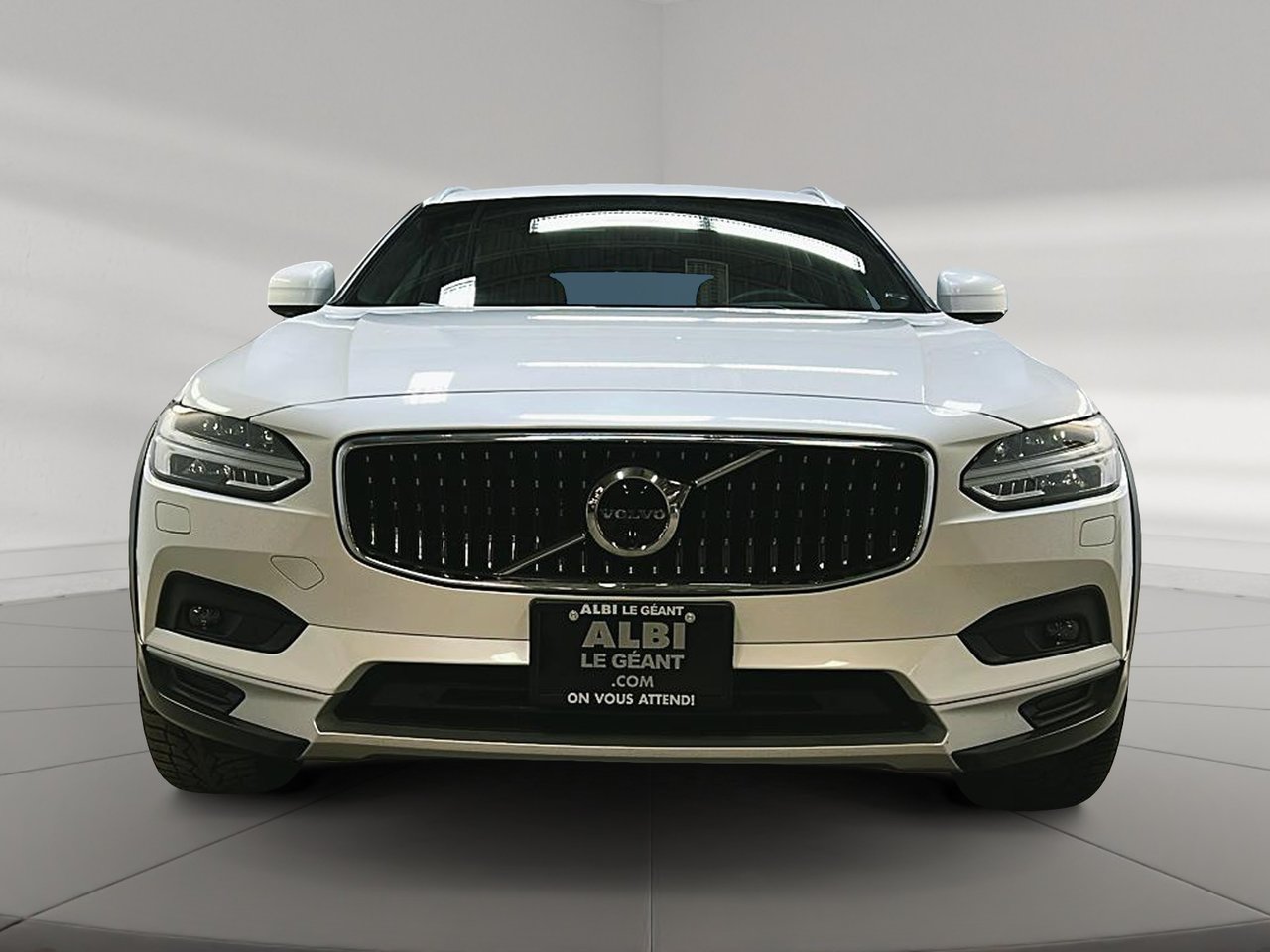 2023 Volvo V90 B6 CROSS COUNTRY PLUS CUIR TOIT PANO NAV 4RM-1