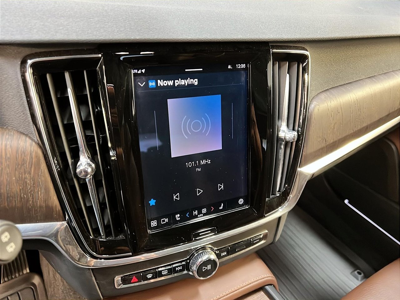 2023 Volvo V90 B6 CROSS COUNTRY PLUS CUIR TOIT PANO NAV 4RM-17