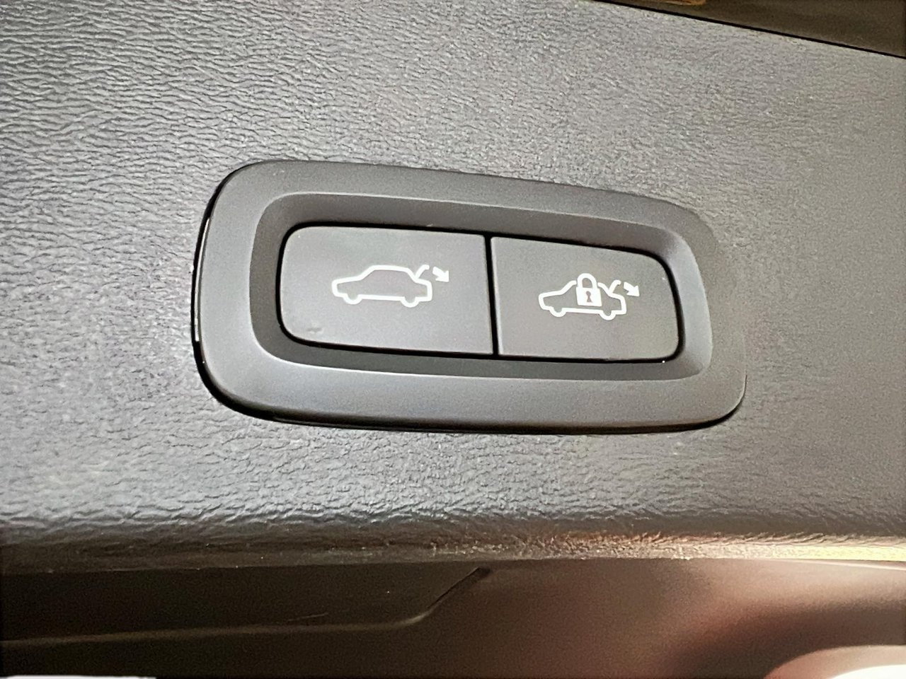 2023 Volvo XC40 B4 CORE CUIR NAV  4RM-12