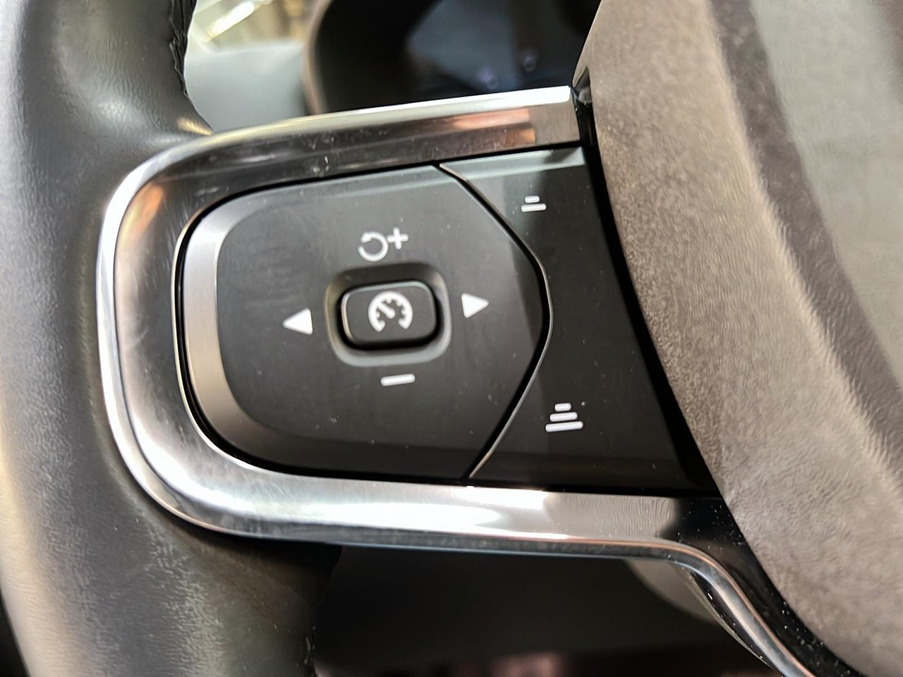 2023 Volvo XC40 B4 CORE CUIR NAV  4RM-20