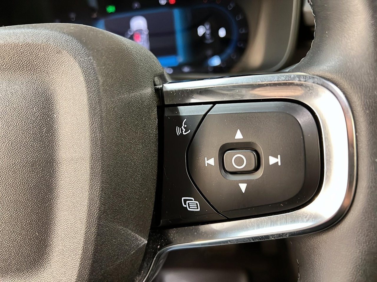 2023 Volvo XC40 B4 CORE CUIR NAV  4RM-19