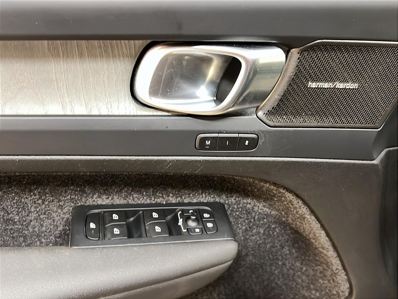 2024 Volvo XC40 B5 PLUS CUIR TOIT NAV 4RM-23