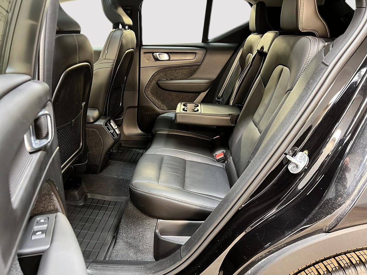 2024 Volvo XC40 B5 PLUS CUIR TOIT NAV 4RM-8