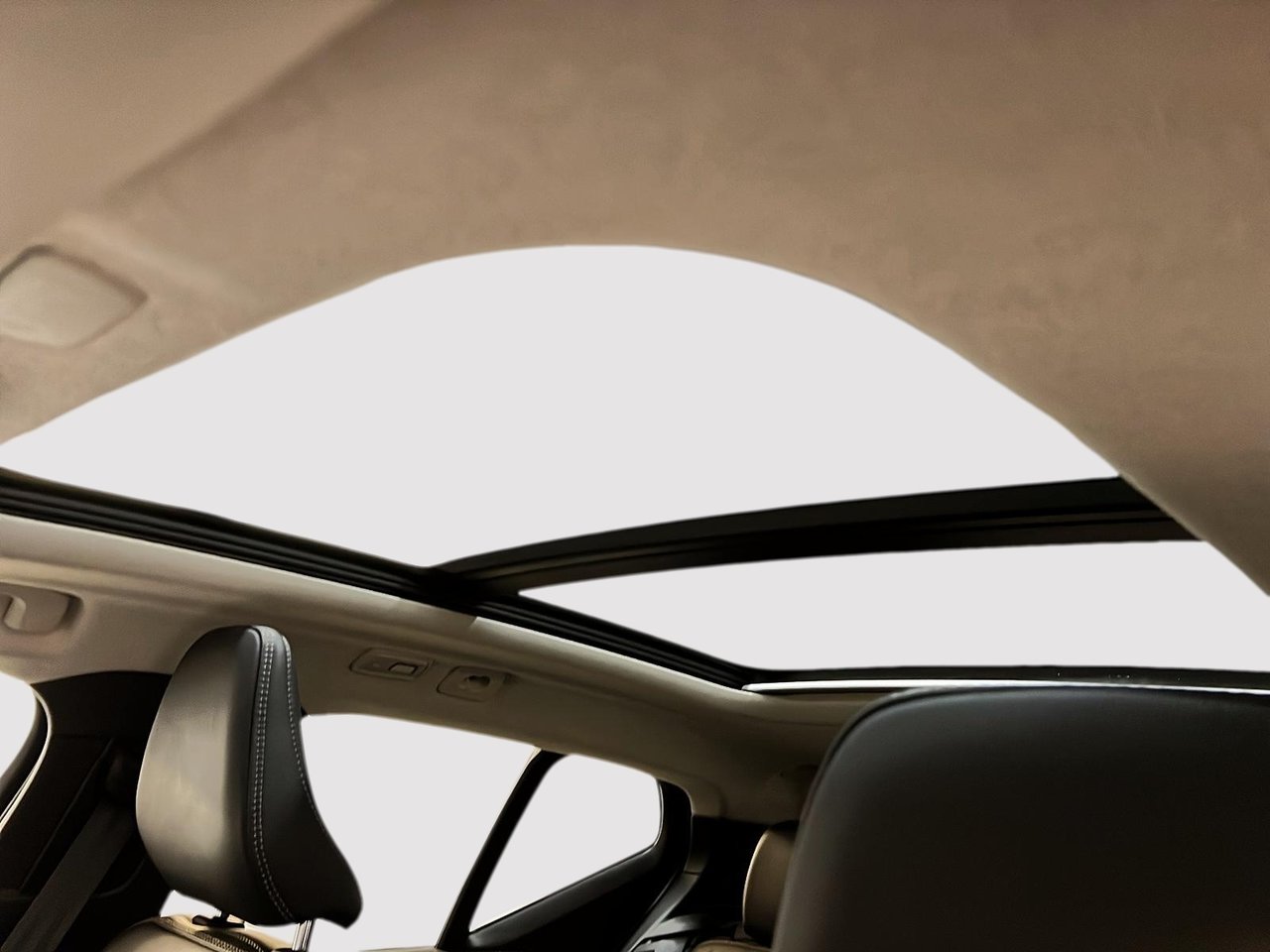 2024 Volvo XC40 B5 PLUS CUIR TOIT NAV 4RM-9