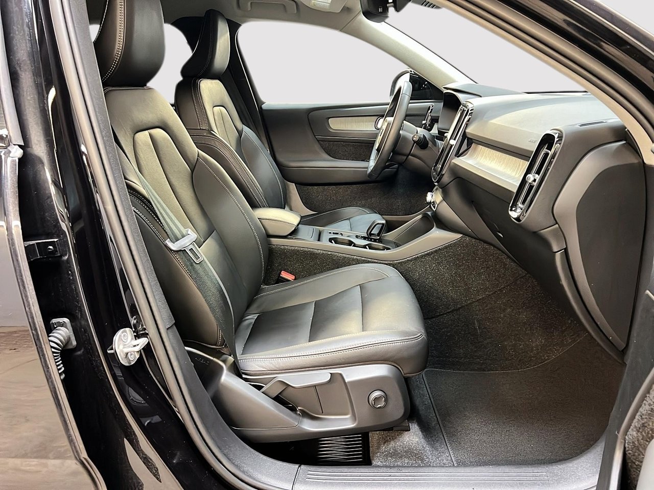 2024 Volvo XC40 B5 CORE CUIR NAV 4RM-7