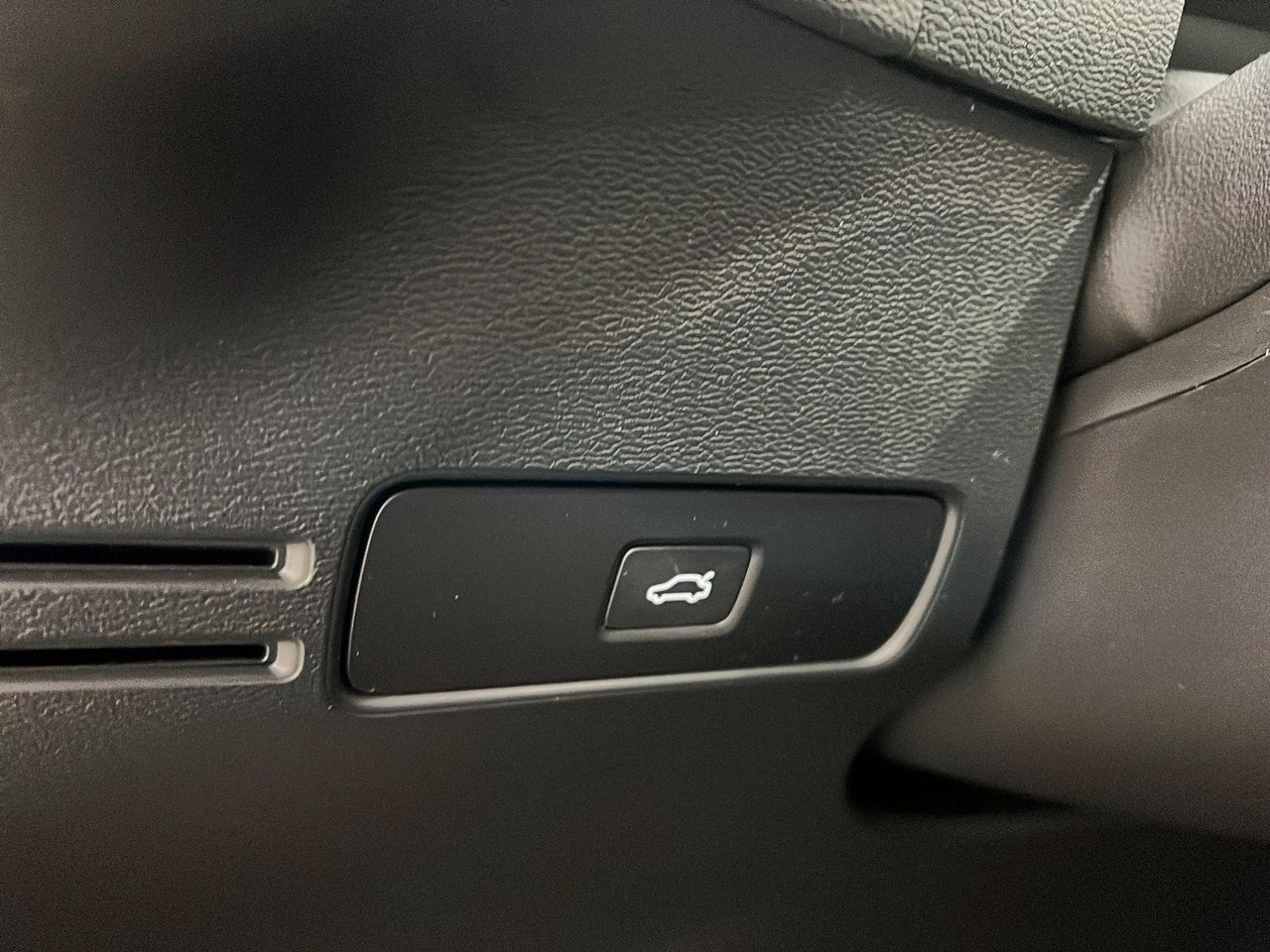 2024 Volvo XC40 B5 PLUS CUIR TOIT PANO NAV 4RM-22