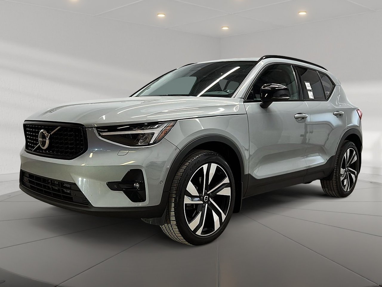 2024 Volvo XC40 B5 PLUS CUIR TOIT PANO NAV 4RM-0