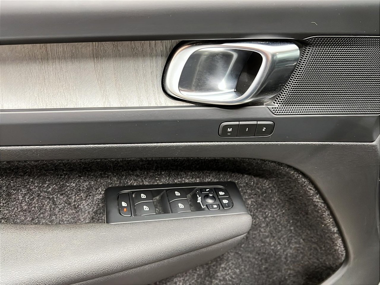 2024 Volvo XC40 B5 PLUS CUIR TOIT PANO NAV 4RM-23