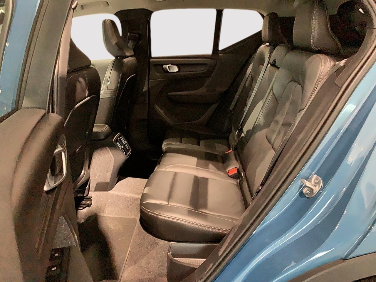 2025 Volvo XC40 B5 PLUS CUIR TOIT PANO NAV 4RM-16