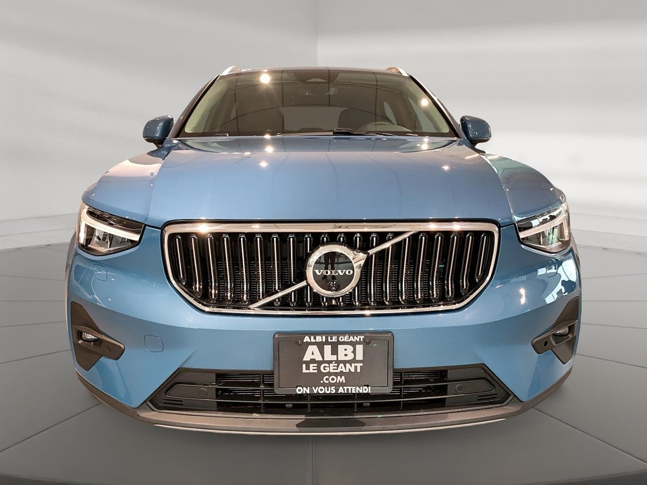 2025 Volvo XC40 B5 PLUS CUIR TOIT PANO NAV 4RM-1