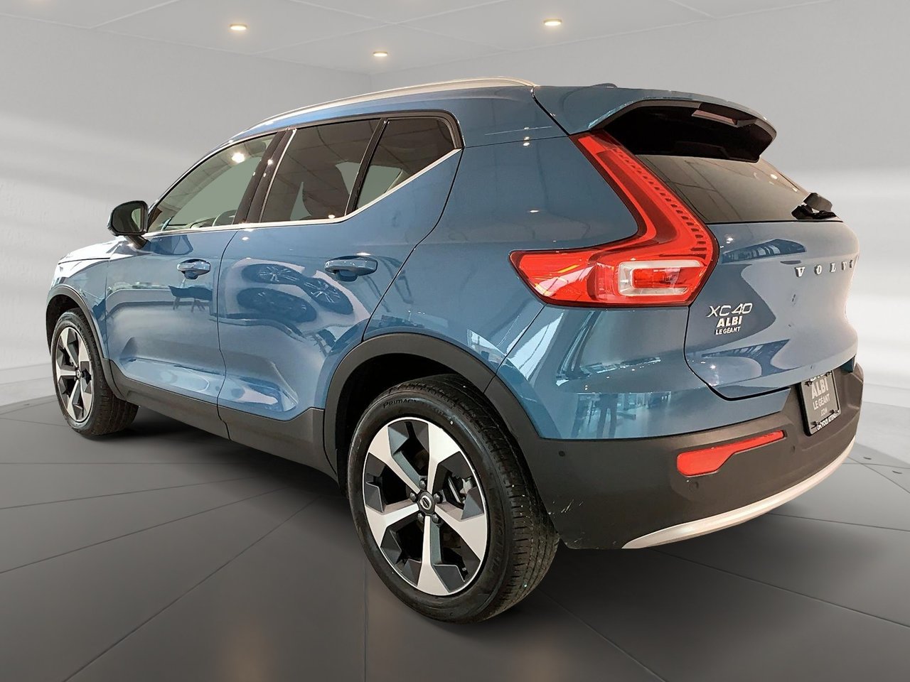 2025 Volvo XC40 B5 PLUS CUIR TOIT PANO NAV 4RM-6