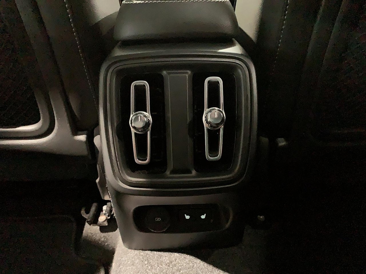 2025 Volvo XC40 B5 PLUS CUIR TOIT PANO NAV 4RM-15