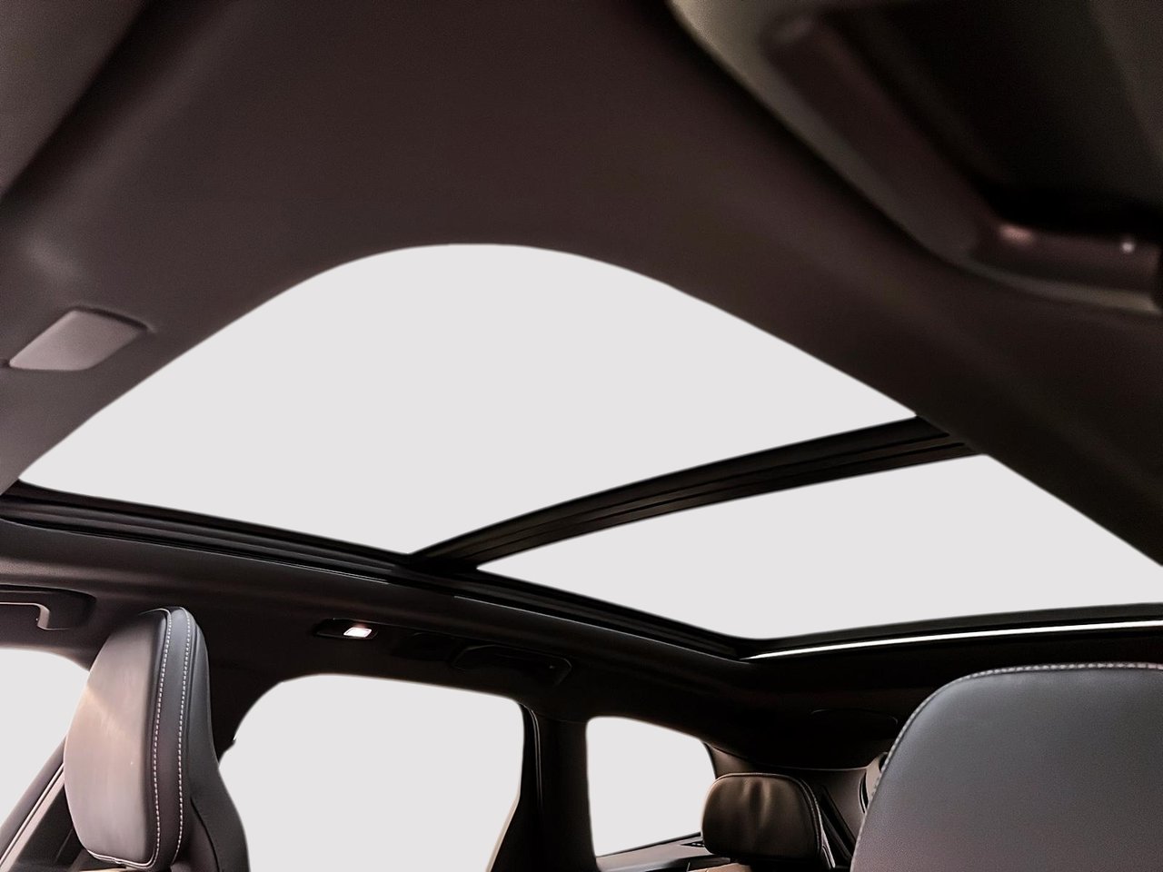 2022 Volvo XC60 B6 R-DESIGN CUIR TOIT PANO 4RM-9