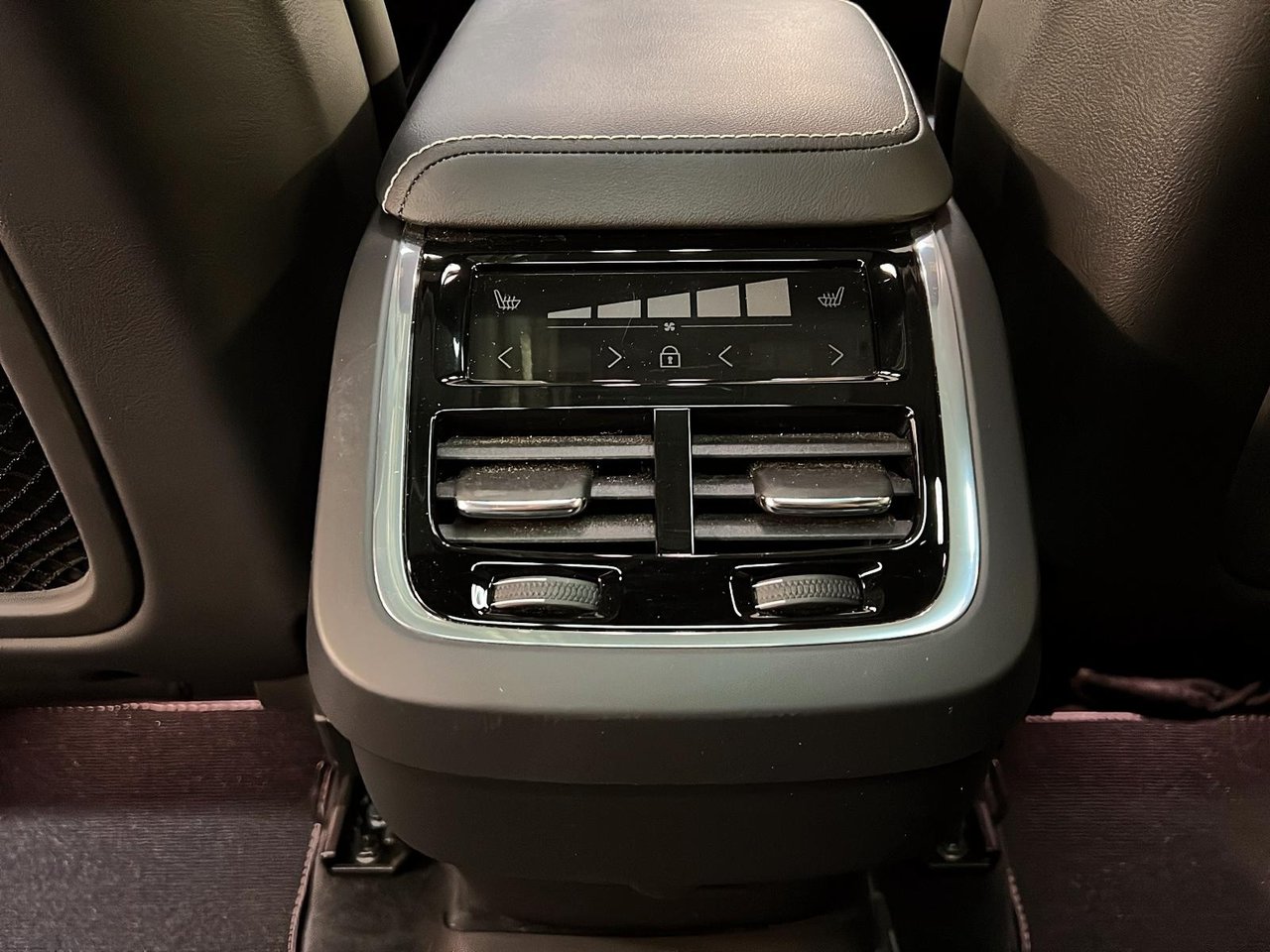 2022 Volvo XC60 B6 R-DESIGN CUIR TOIT PANO 4RM-10