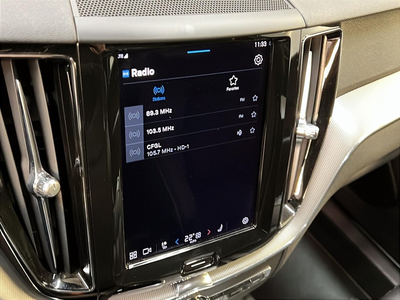 2022 Volvo XC60 B6 R-DESIGN CUIR TOIT PANO 4RM-17