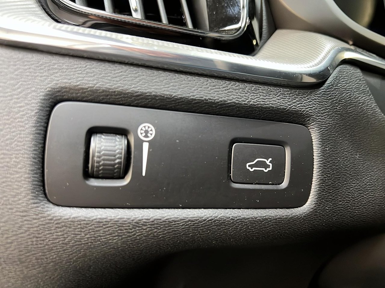 2022 Volvo XC60 B6 R-DESIGN CUIR TOIT PANO 4RM-23