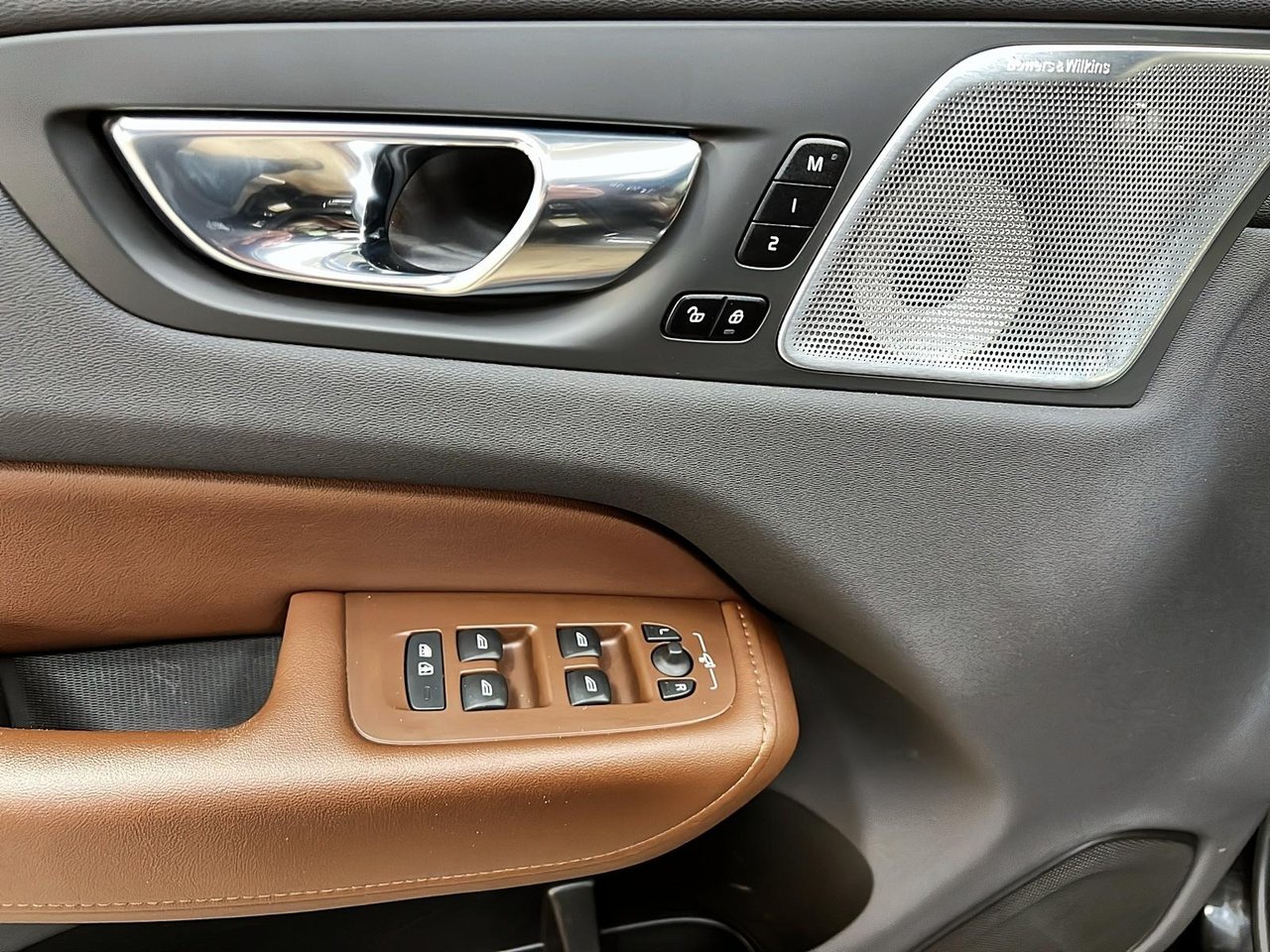 2022 Volvo XC60 T8 INSCRIPTION RECHARGE 4RM-24