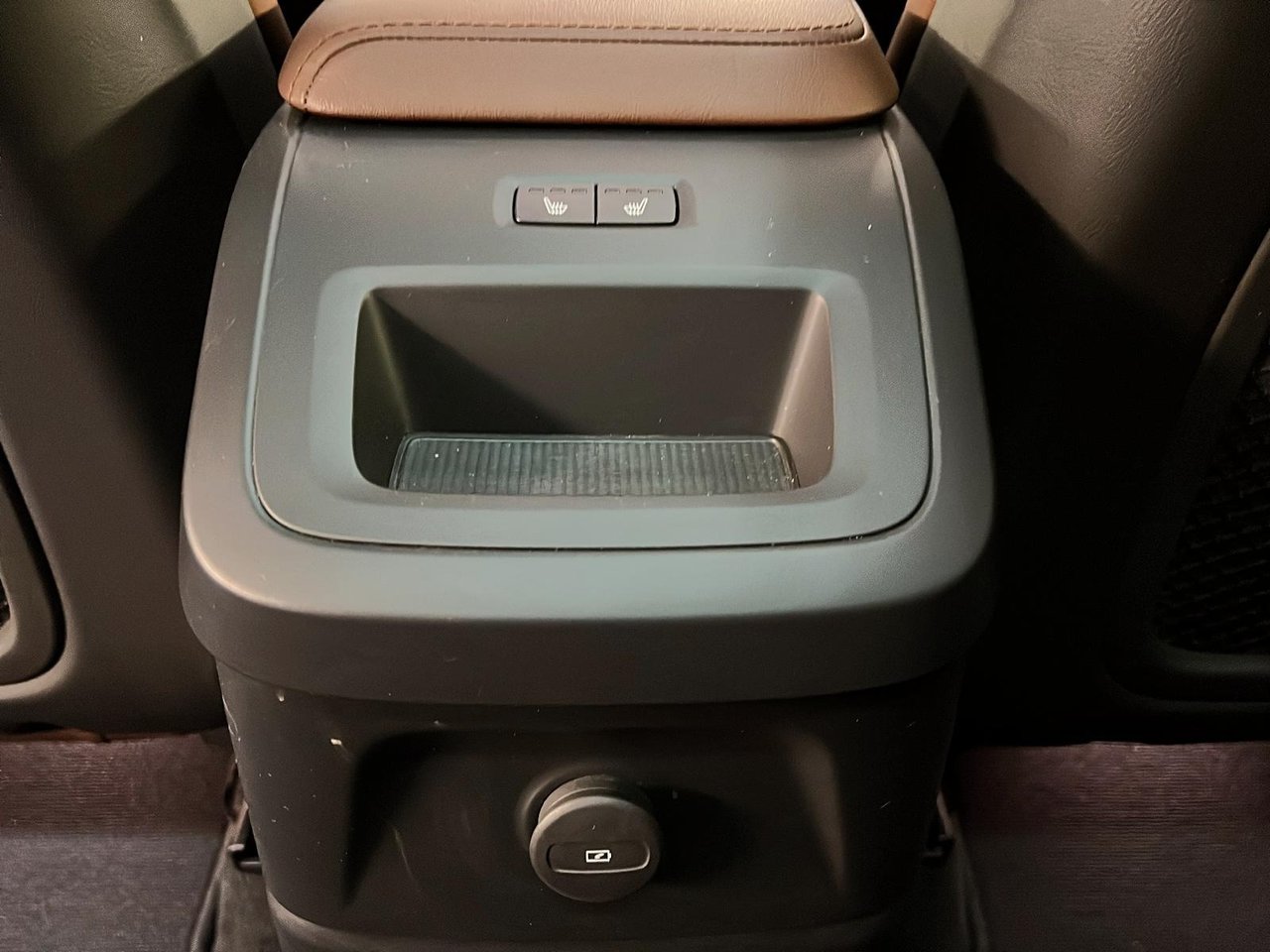 2022 Volvo XC60 T8 INSCRIPTION RECHARGE 4RM-10