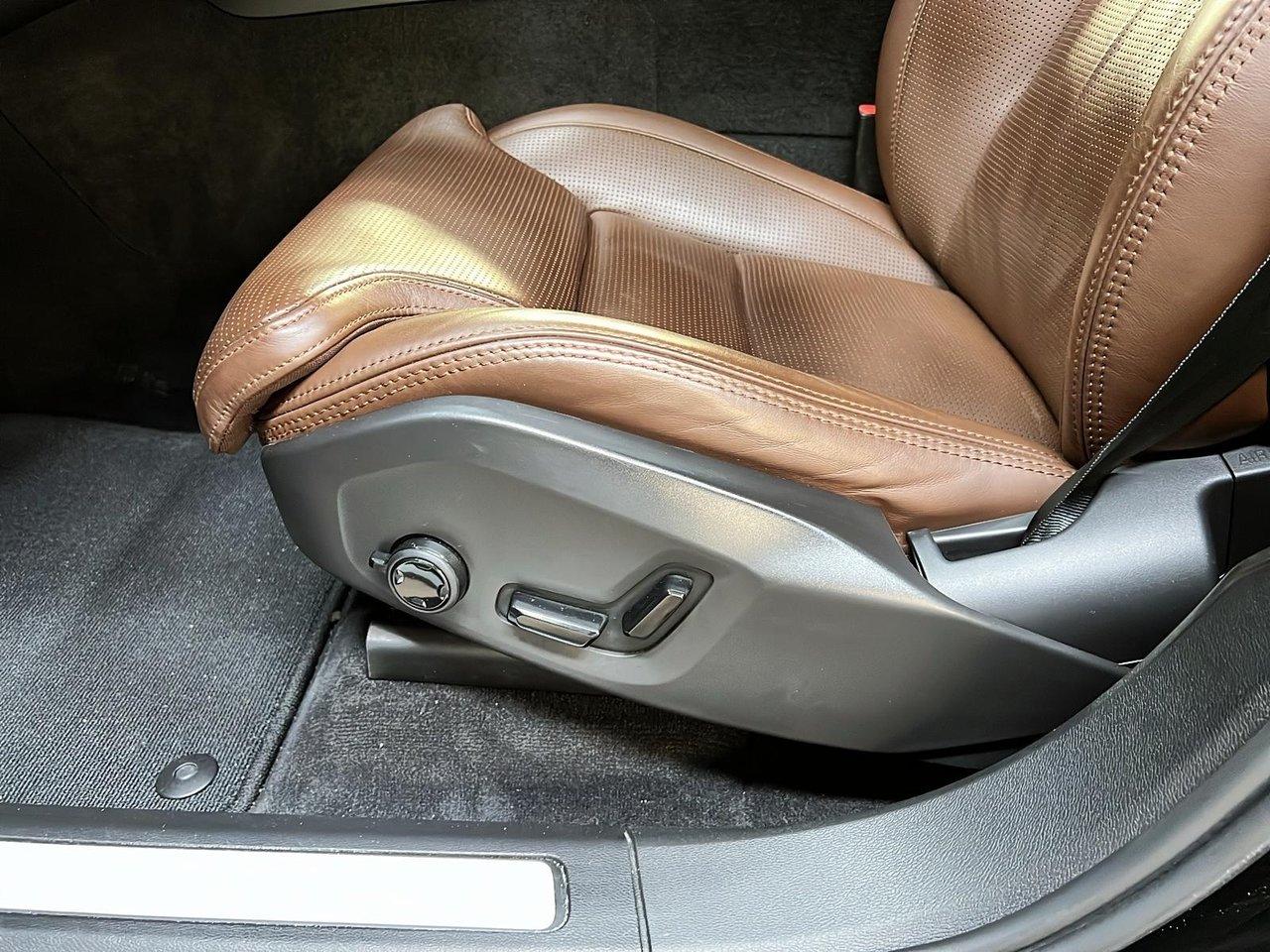 2022 Volvo XC60 T8 INSCRIPTION RECHARGE 4RM-26