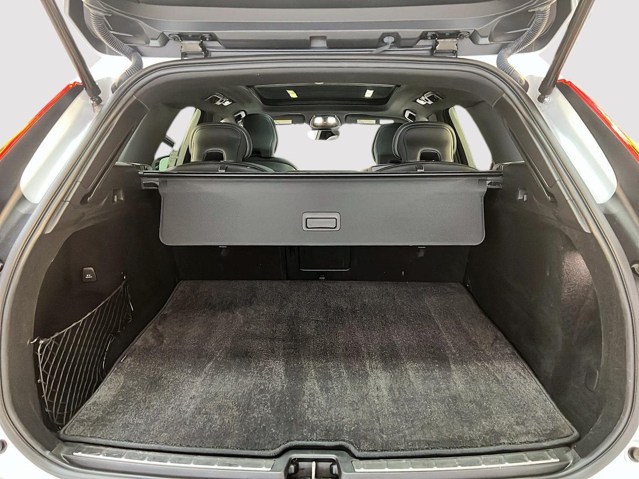 2022 Volvo XC60 B6 R-DESIGN CUIR TOIT PANO NAV 4RM-13