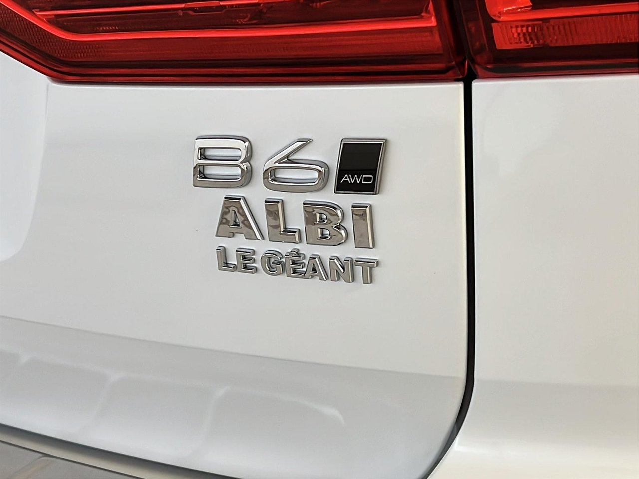 2022 Volvo XC60 B6 R-DESIGN CUIR TOIT PANO NAV 4RM-30