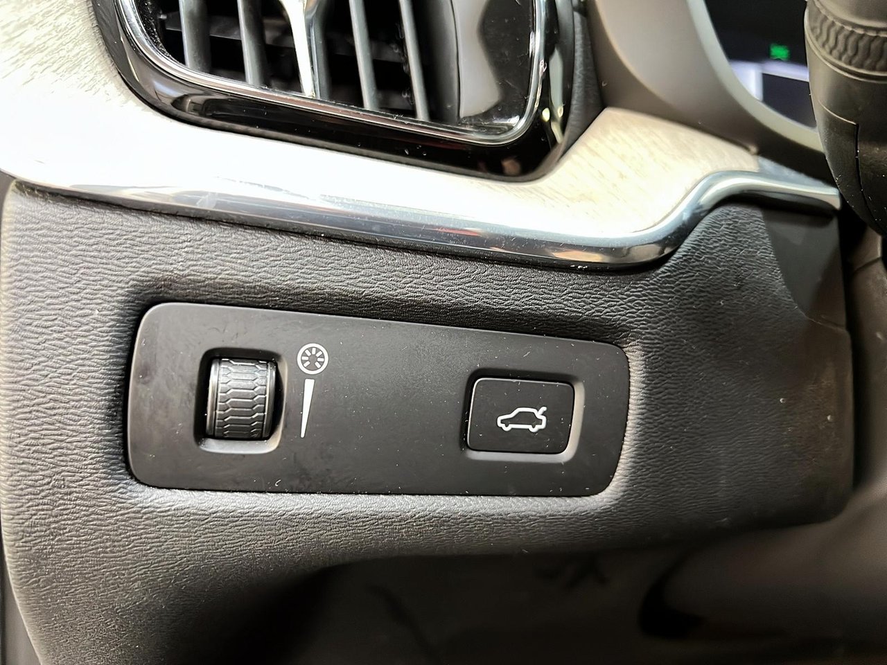 Volvo XC60 B6 INSCRIPTION CUIR TOIT NAV  4RM 2022-23