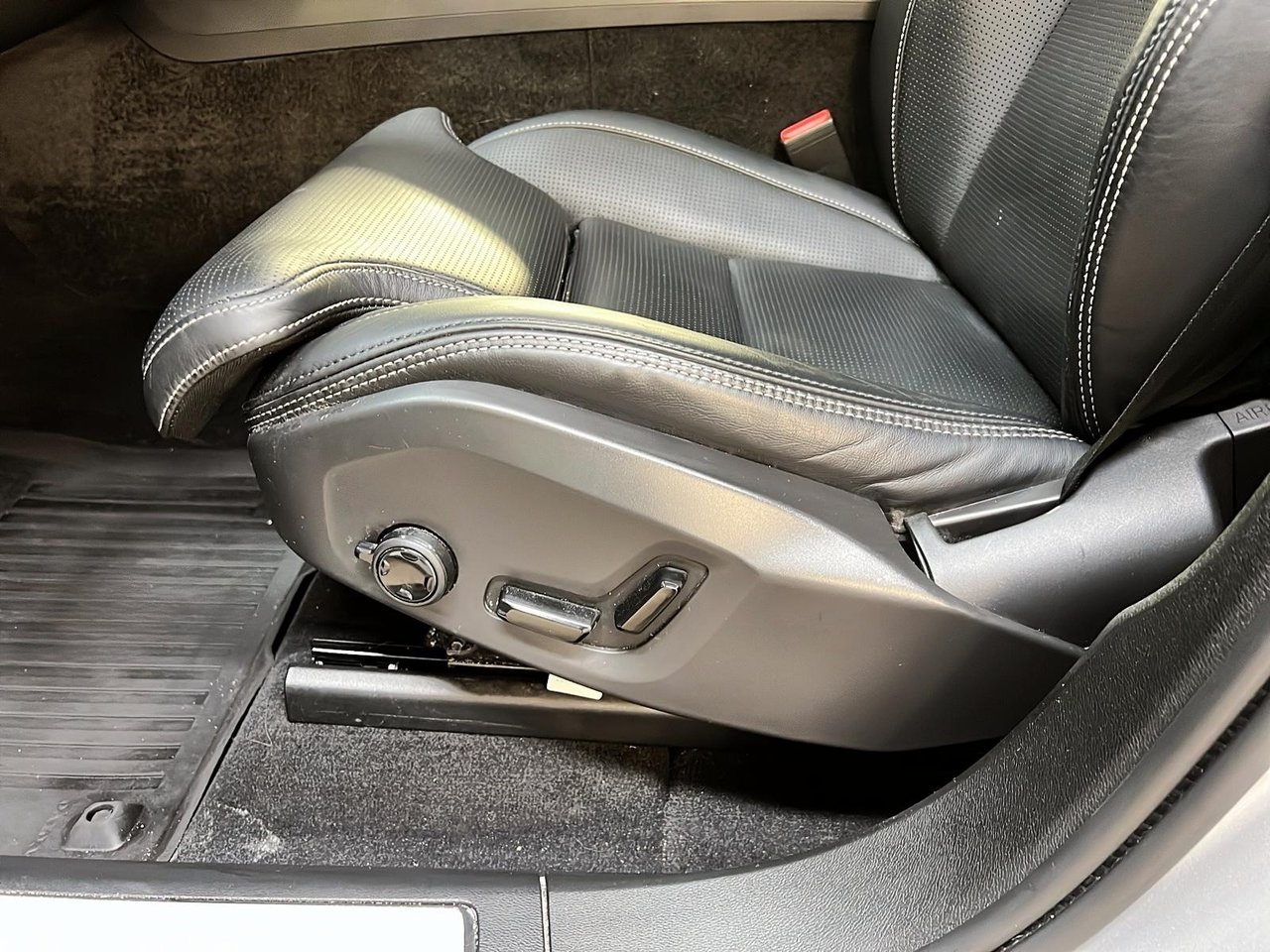 Volvo XC60 B6 INSCRIPTION CUIR TOIT NAV  4RM 2022-26