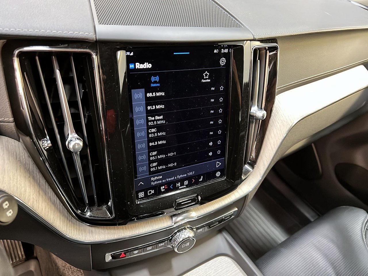 Volvo XC60 B6 INSCRIPTION CUIR TOIT NAV  4RM 2022-17