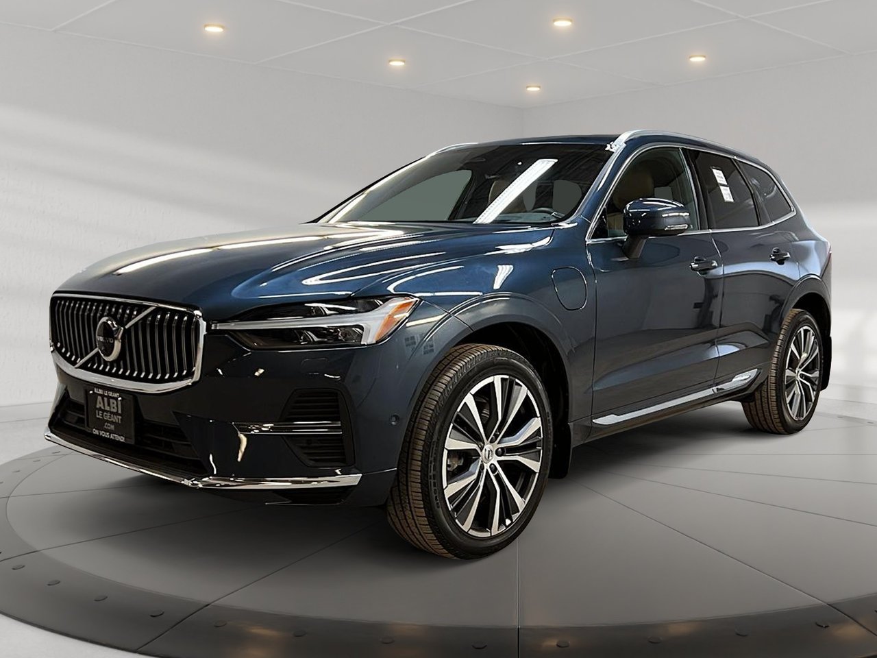 2022 Volvo XC60 T8 INSCRIPTION RECHARGE CUIR TOIT AWD-0