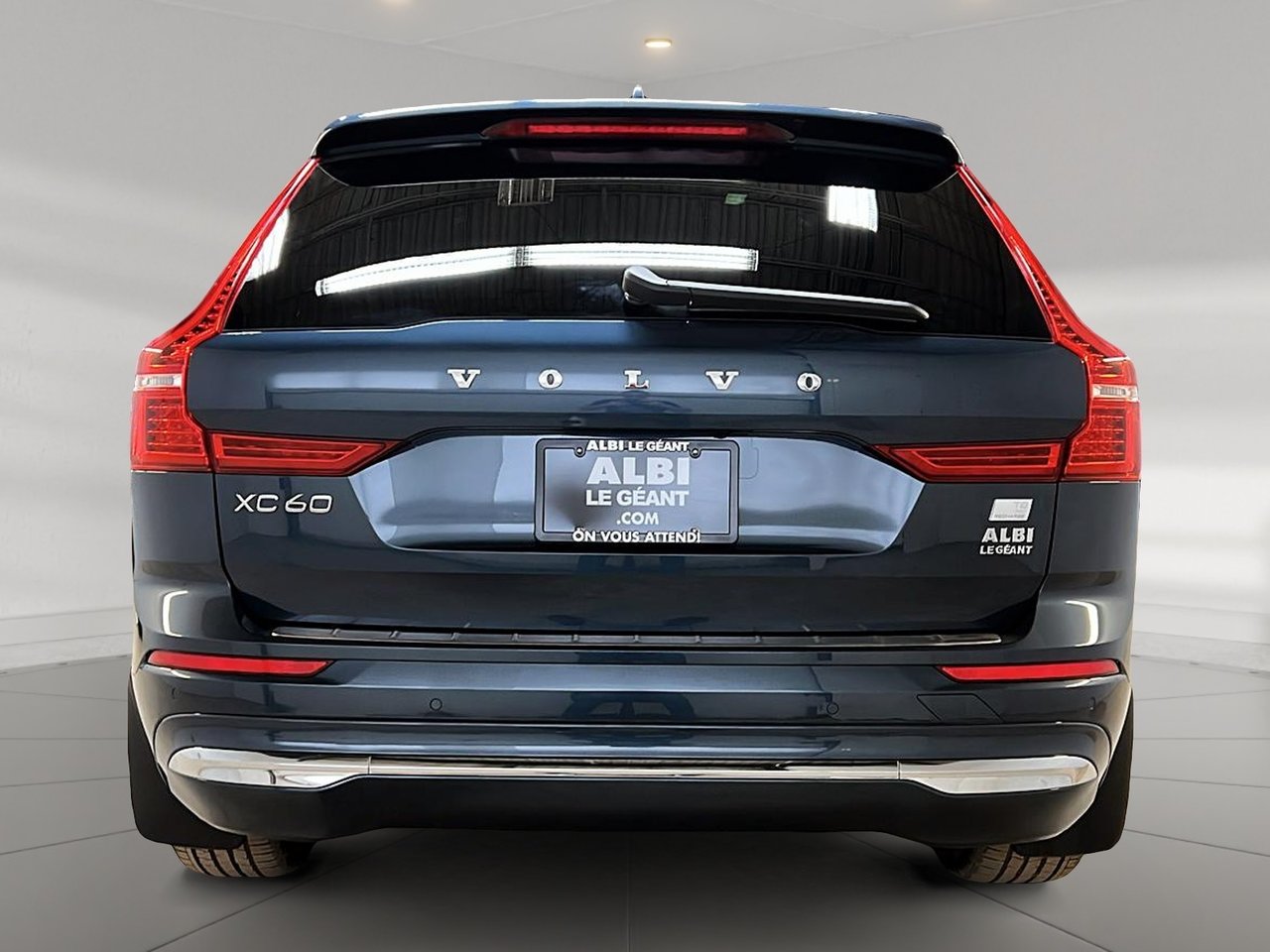 2022 Volvo XC60 T8 INSCRIPTION RECHARGE CUIR TOIT AWD-4