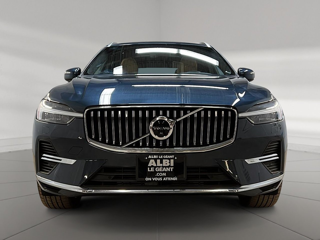 2022 Volvo XC60 T8 INSCRIPTION RECHARGE CUIR TOIT AWD-1