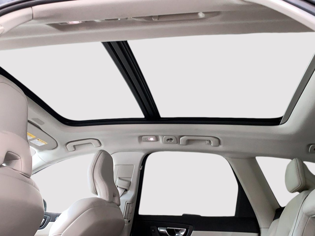 Volvo XC60 B6 CORE CUIR TOIT PANO NAV 4RM 2023-19