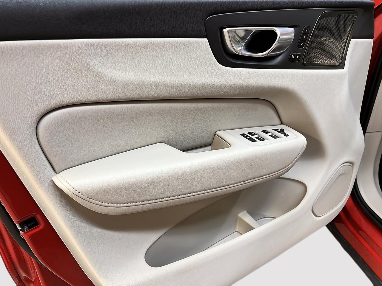2023 Volvo XC60 B6 PLUS CUIR TOIT NAV 4RM-25