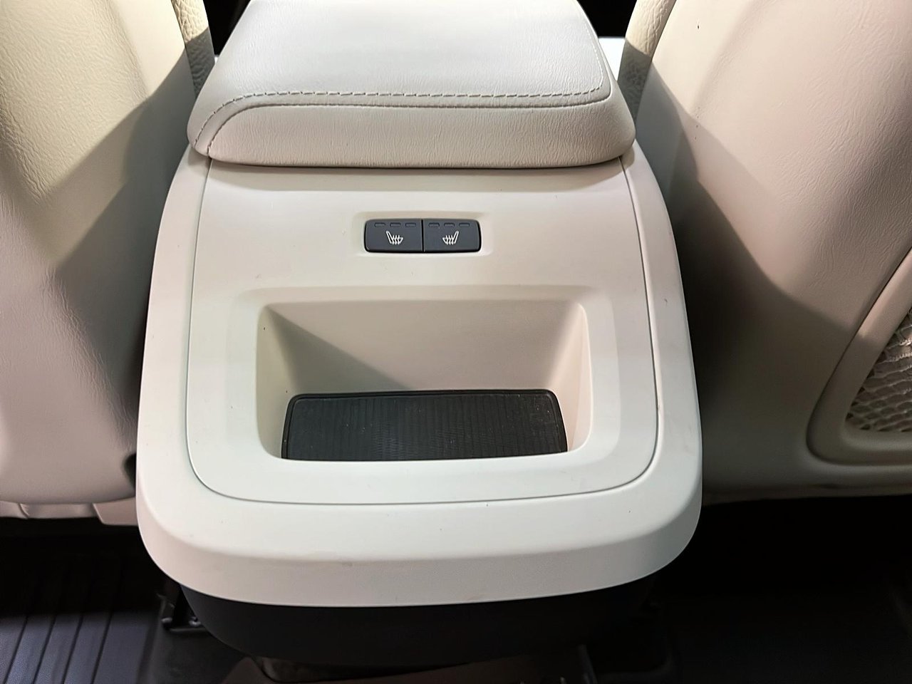 2023 Volvo XC60 B6 PLUS CUIR TOIT NAV 4RM-10