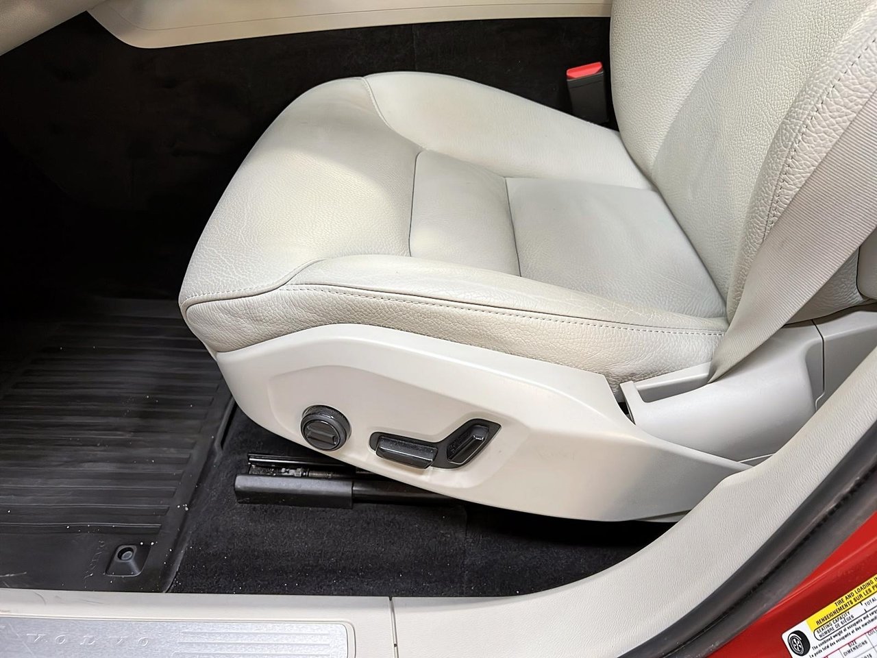2023 Volvo XC60 B6 PLUS CUIR TOIT NAV 4RM-26